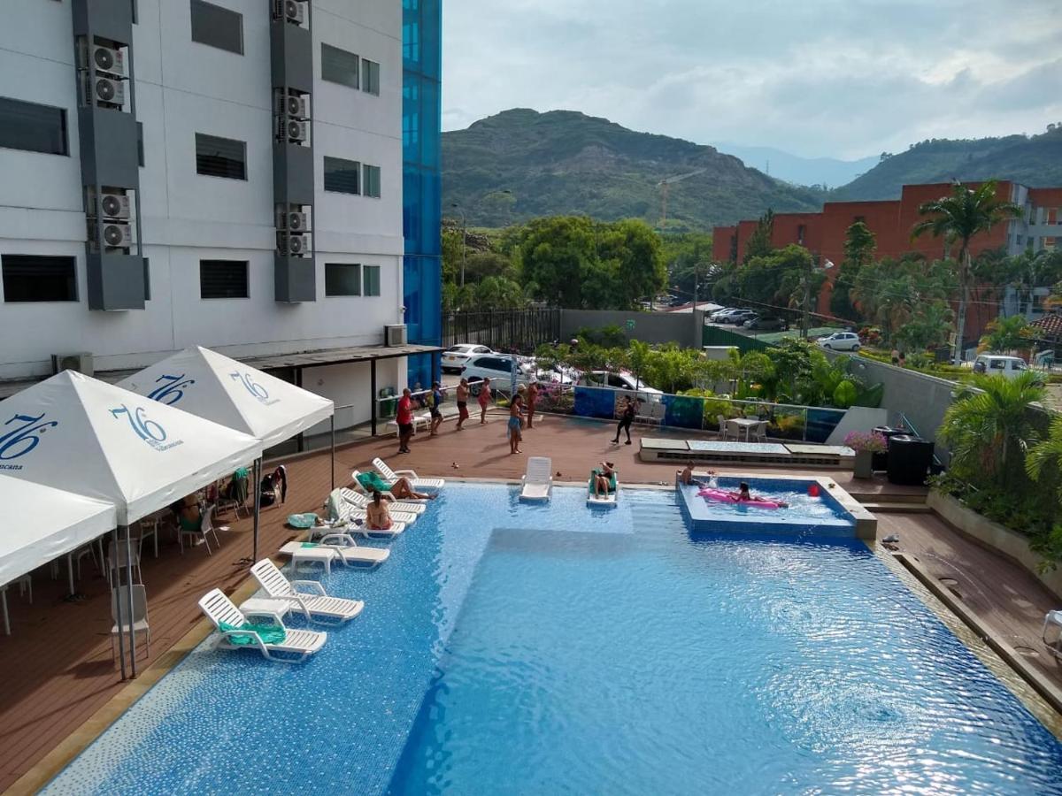 Hotel Blue 66 カリ エクステリア 写真