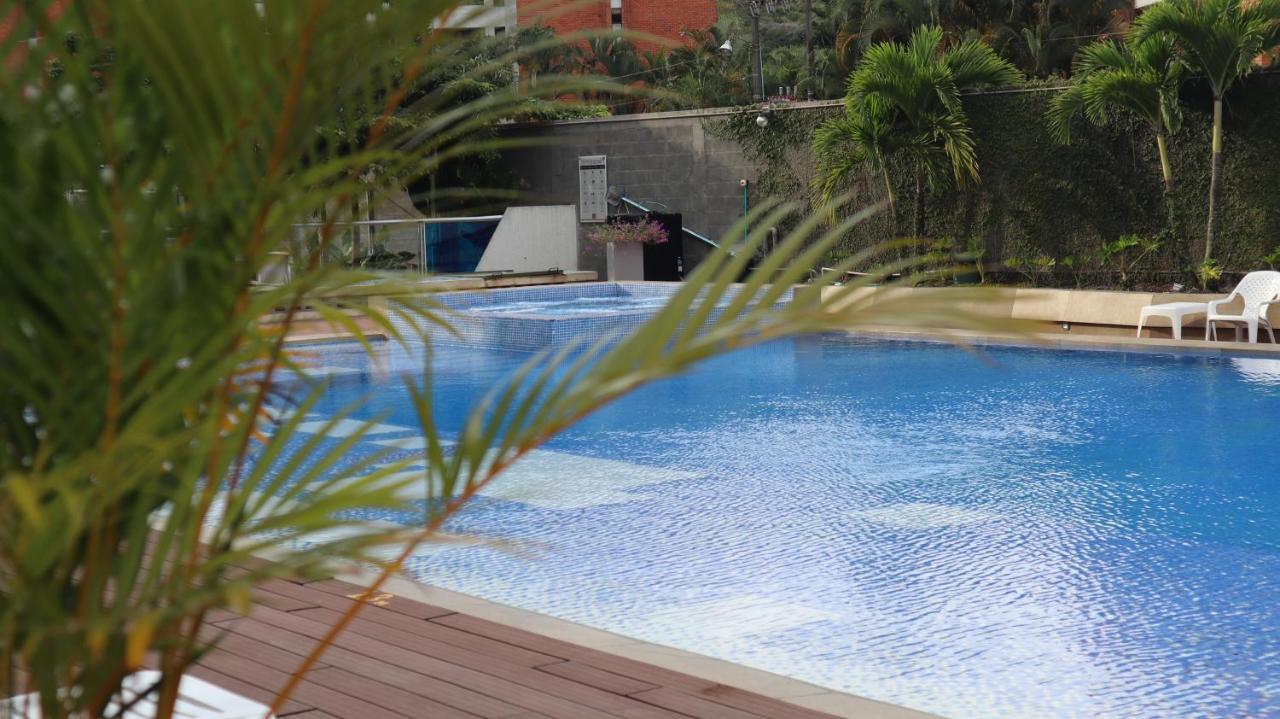 Hotel Blue 66 カリ エクステリア 写真