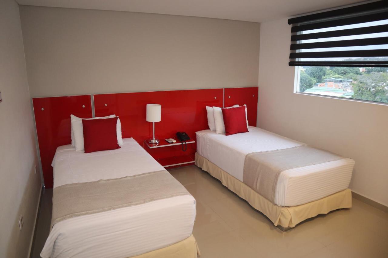 Hotel Blue 66 カリ エクステリア 写真