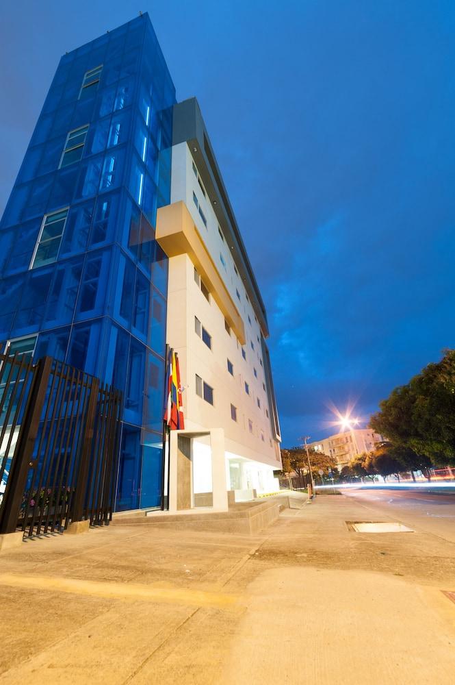 Hotel Blue 66 カリ エクステリア 写真
