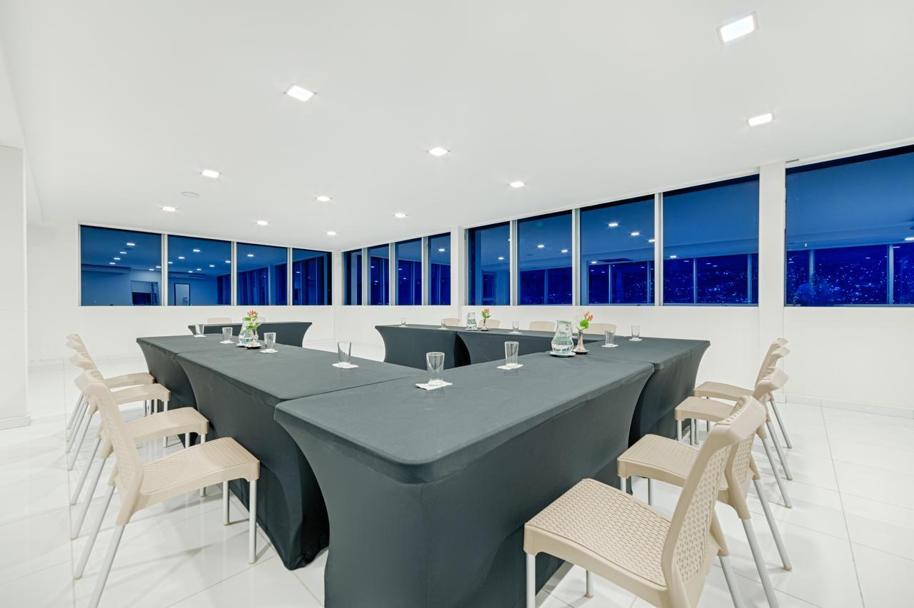 Hotel Blue 66 カリ エクステリア 写真