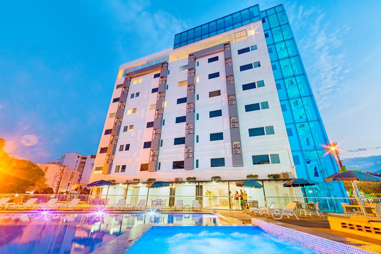 Hotel Blue 66 カリ エクステリア 写真