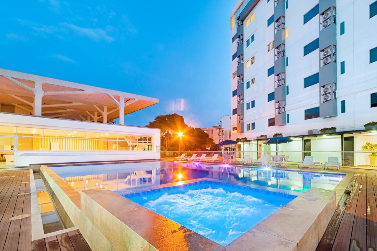 Hotel Blue 66 カリ エクステリア 写真